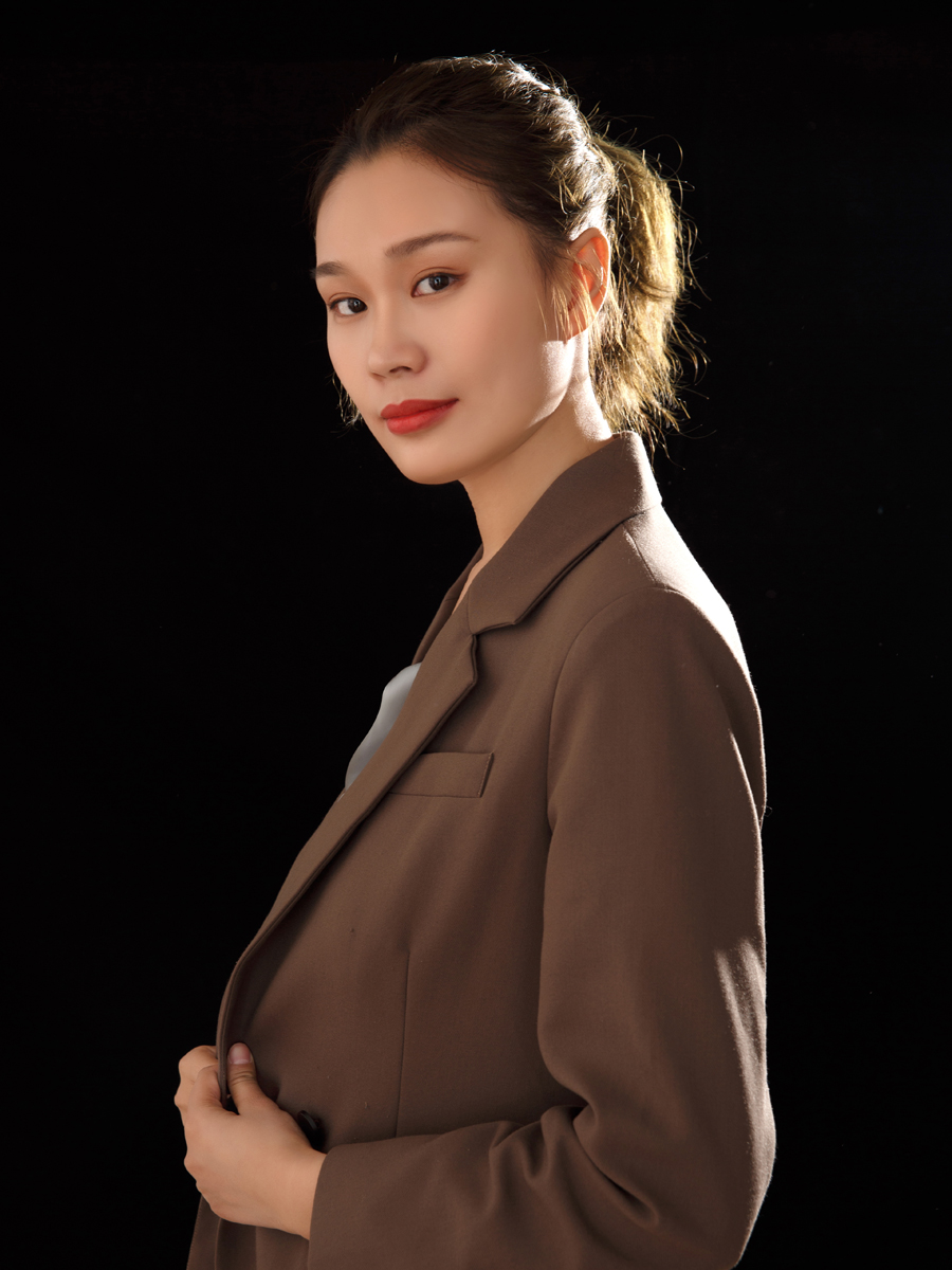 總監設計師:郁靜